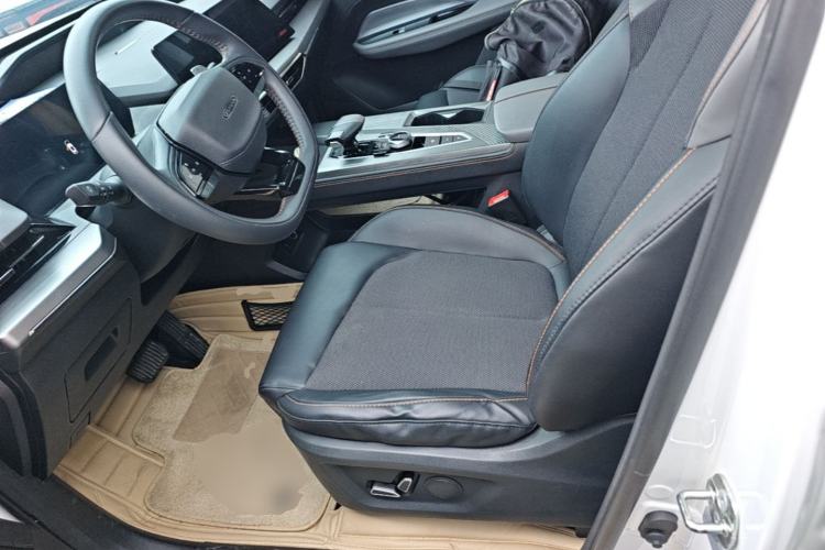 Used CHANGAN OSHAN Z6 2023 Blue Whale 1.5T DCT Luxury Model Left Front Seat