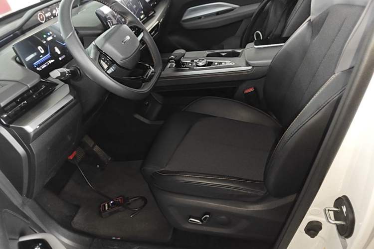 Used CHANGAN OSHAN Z6 2023 Blue Whale 1.5T DCT Luxury Model Left Front Seat