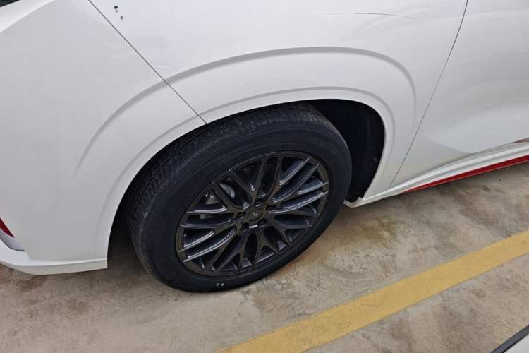 Used CHANGAN OSHAN Z6 2023 Blue Whale 1.5T DCT Luxury Model Left Front Wheel Hub