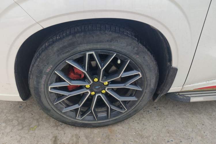 Used CHANGAN OSHAN Z6 2023 Blue Whale 1.5T DCT Smart Edition Left Front Wheel Hub
