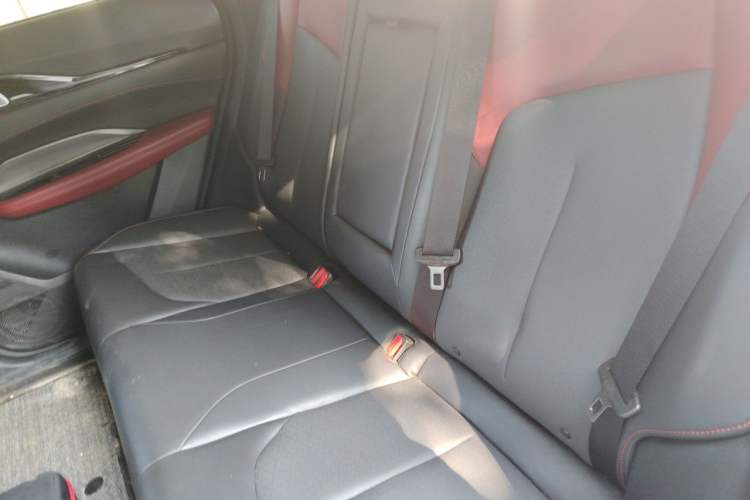 Used CHANGAN OSHAN Z6 2023 Blue Whale 1.5T DCT Smart Luxury Model Left Rear Seat
