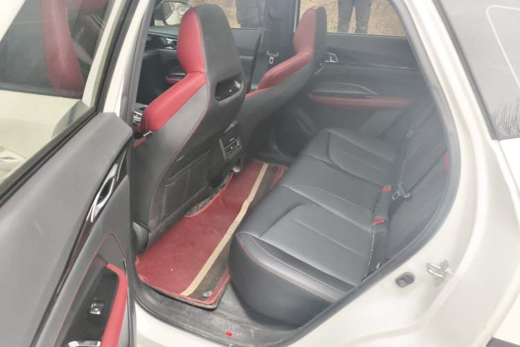 Used CHANGAN OSHAN Z6 2023 Blue Whale 2.0T Automatic Zhiyuan Model Left Rear Seat