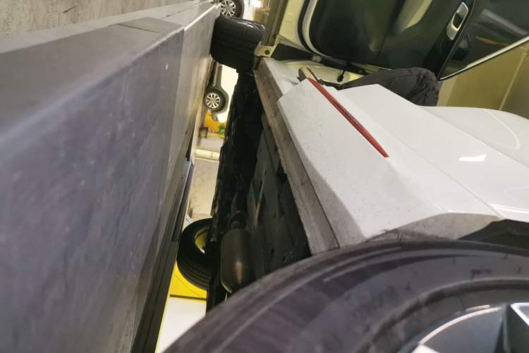 Used CHANGAN OSHAN Z6 2023 Blue Whale 1.5T DCT Smart Edition Left Side Sill