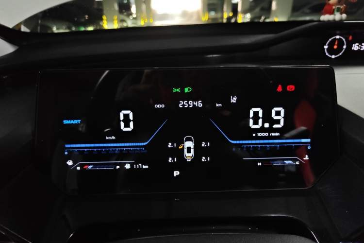 Used CHANGAN OSHAN Z6 2023 Blue Whale 1.5T DCT Luxury Model Odometer Close Up