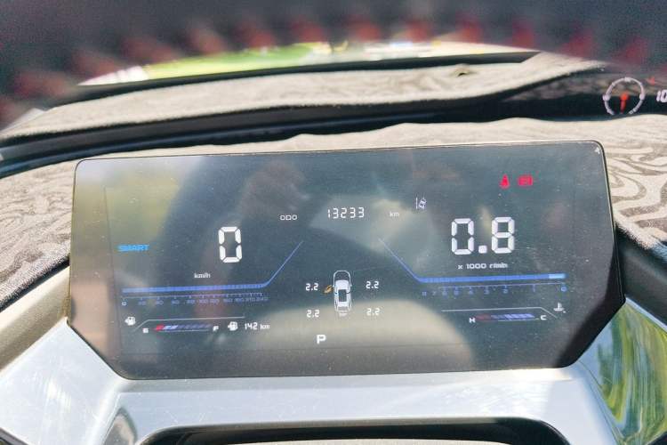 Used CHANGAN OSHAN Z6 2023 Blue Whale 1.5T DCT Smart Luxury Model Odometer Close Up