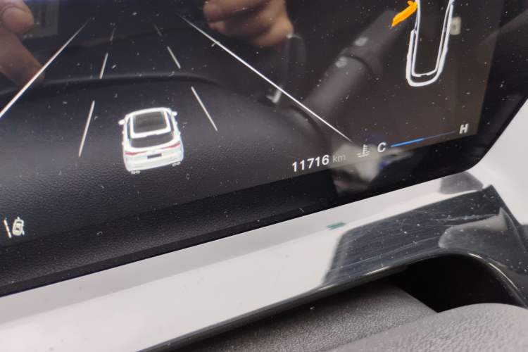 Used CHANGAN OSHAN Z6 2023 Blue Whale 1.5T DCT Smart-Led City Edition Odometer Close Up