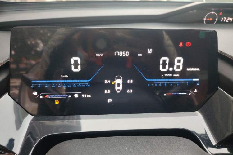 Used CHANGAN OSHAN Z6 2023 Blue Whale 1.5T DCT Smart Luxury Model Odometer Close Up