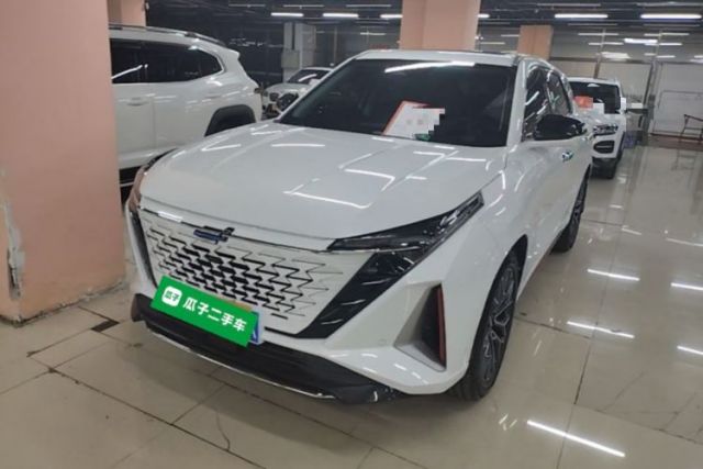 Used CHANGAN OSHAN Z6 2023 Blue Whale 1.5T DCT Smart Navigation Model