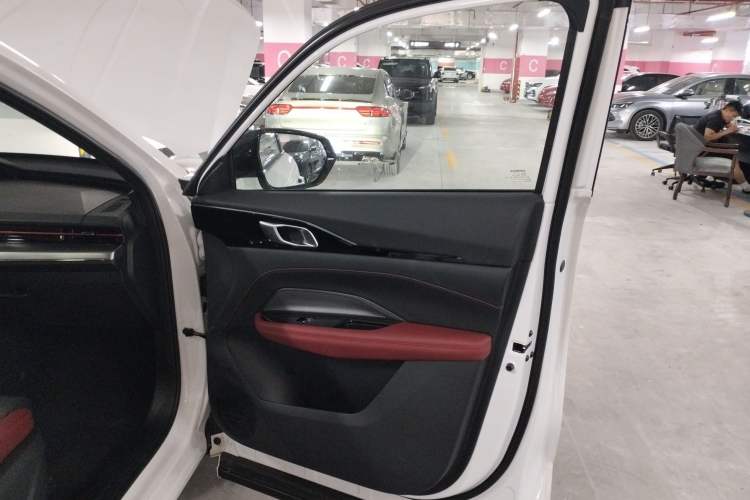 Used CHANGAN OSHAN Z6 2023 Blue Whale 1.5T DCT Smart Luxury Model Right Front Door Interior