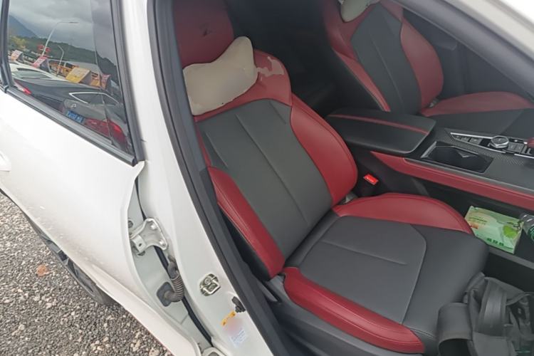 Used CHANGAN OSHAN Z6 2023 Blue Whale 2.0T Automatic Smart Drive Model Right Front Seat