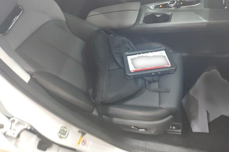 Used CHANGAN OSHAN Z6 2023 Blue Whale 1.5T DCT Smart Navigation Model Right Front Seat