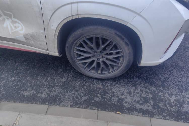 Used CHANGAN OSHAN Z6 2023 Blue Whale 1.5T DCT Luxury Model Right Front Wheel Hub