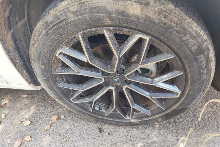 Used CHANGAN OSHAN Z6 2023 Blue Whale 1.5T DCT Smart-Led City Edition Right Front Wheel Hub