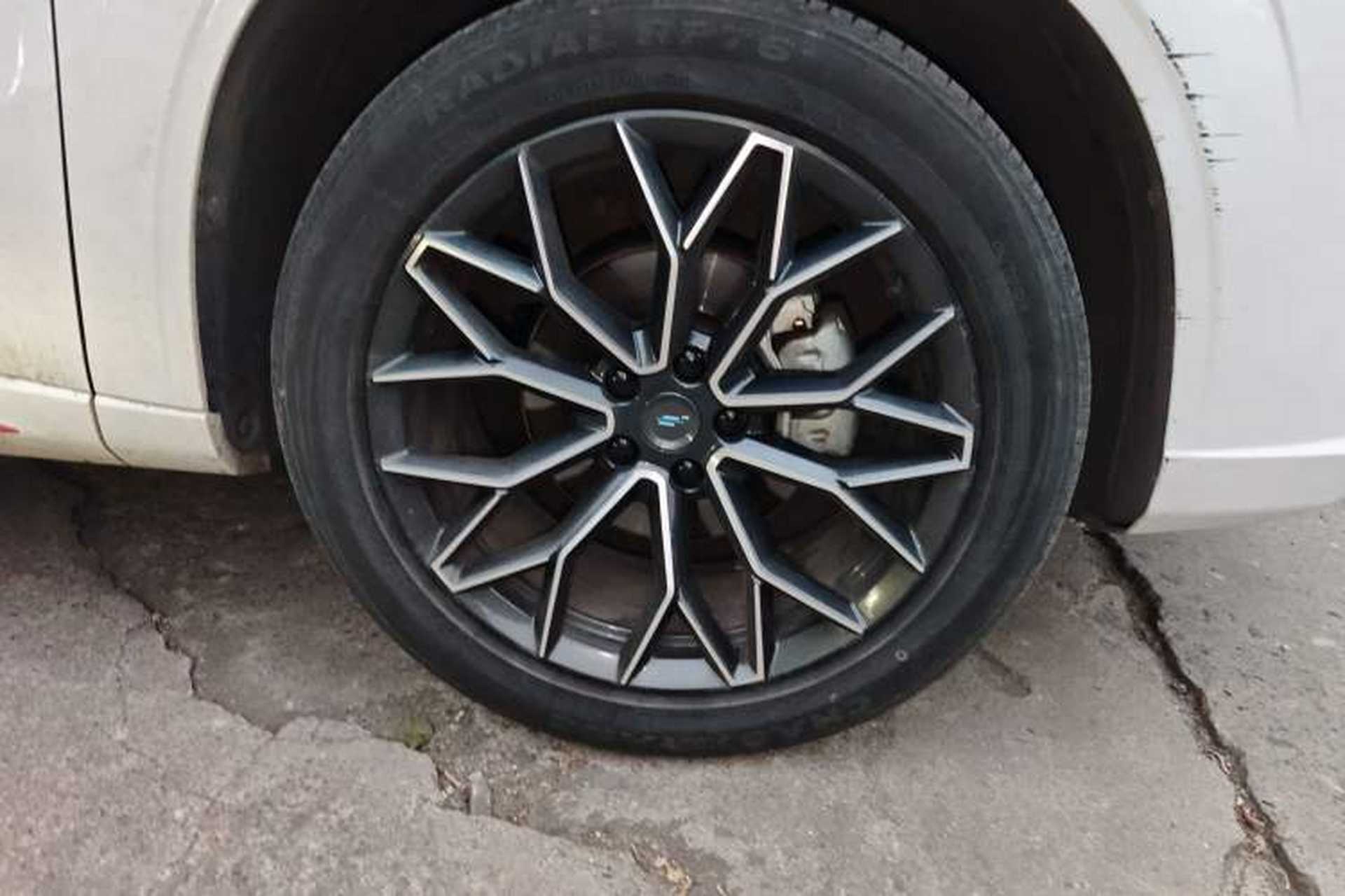 Used CHANGAN OSHAN Z6 2023 Blue Whale 1.5T DCT Luxury Model Right Front Wheel Hub