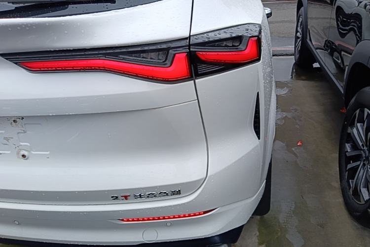 Used CHANGAN OSHAN Z6 2023 Blue Whale 1.5T DCT Smart Edition Right Rear Taillight
