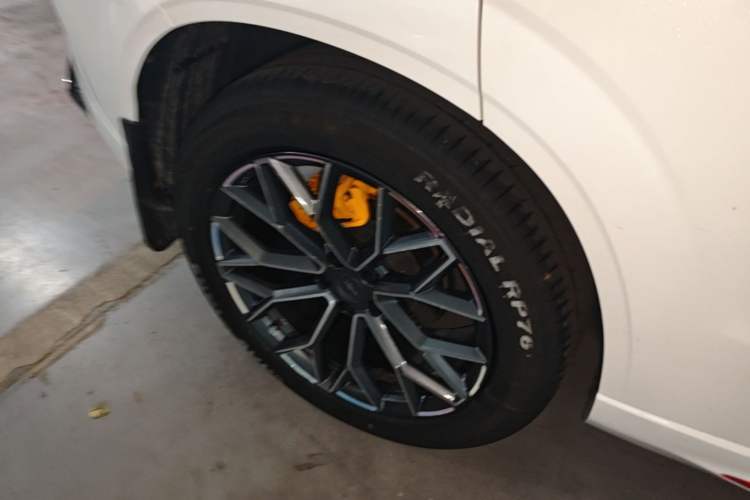 Used CHANGAN OSHAN Z6 2023 Blue Whale 1.5T DCT Smart Luxury Model Right Rear Wheel Hub