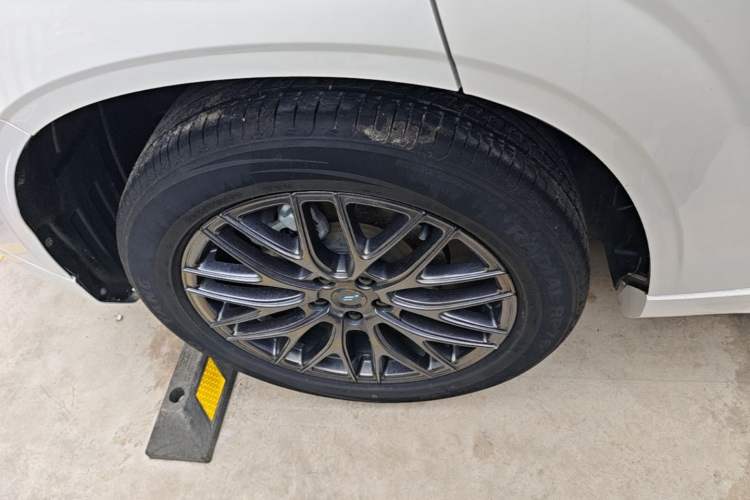 Used CHANGAN OSHAN Z6 2023 Blue Whale 1.5T DCT Luxury Model Right Rear Wheel Hub