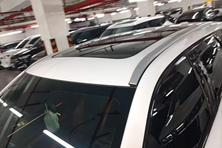 Used CHANGAN OSHAN Z6 2023 Blue Whale 1.5T DCT Smart Luxury Model Roof