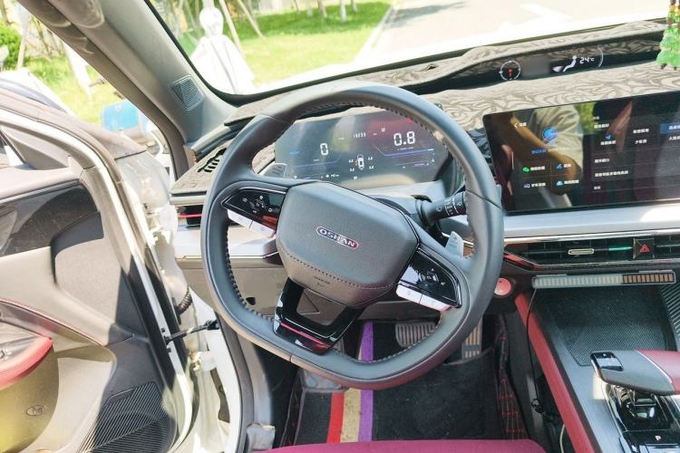 Used CHANGAN OSHAN Z6 2023 Blue Whale 1.5T DCT Smart Luxury Model Steering Wheel