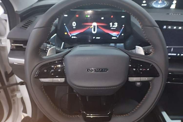 Used CHANGAN OSHAN Z6 2023 Blue Whale 1.5T DCT Smart Navigation Model Steering Wheel