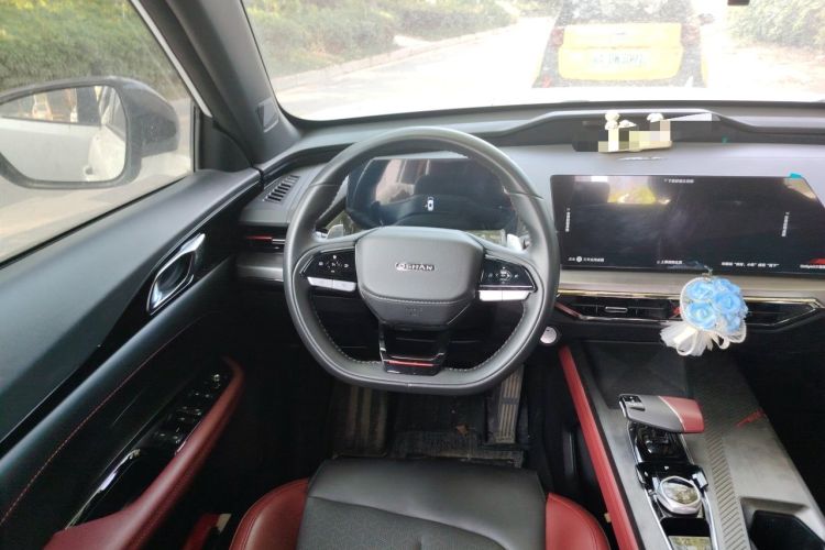 Used CHANGAN OSHAN Z6 2023 Blue Whale 1.5T DCT Smart Luxury Model Steering Wheel