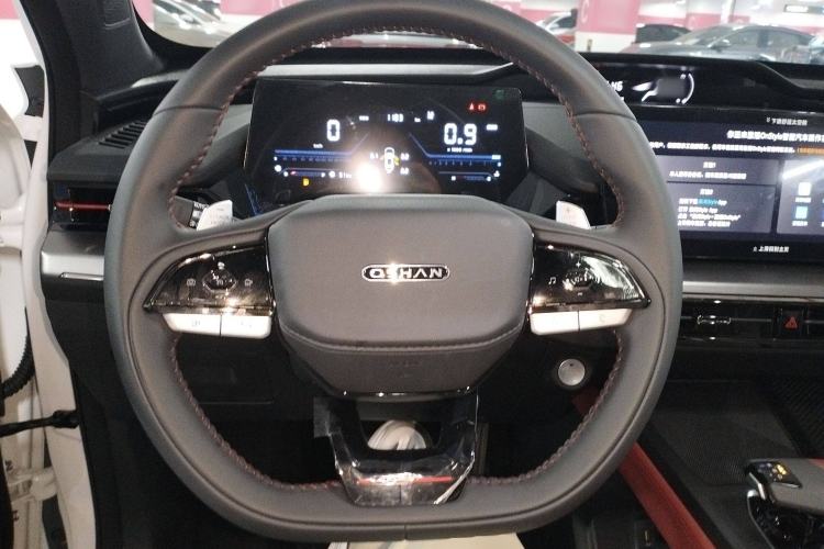 Used CHANGAN OSHAN Z6 2023 Blue Whale 1.5T DCT Smart Luxury Model Steering Wheel
