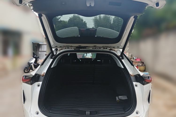 Used CHANGAN OSHAN Z6 2023 Blue Whale 1.5T DCT Smart Edition Trunk