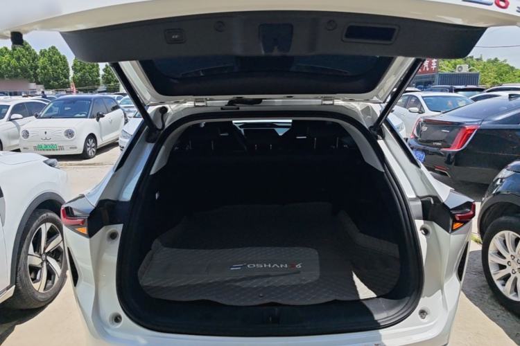 Used CHANGAN OSHAN Z6 2023 Blue Whale 1.5T DCT Luxury Model Trunk