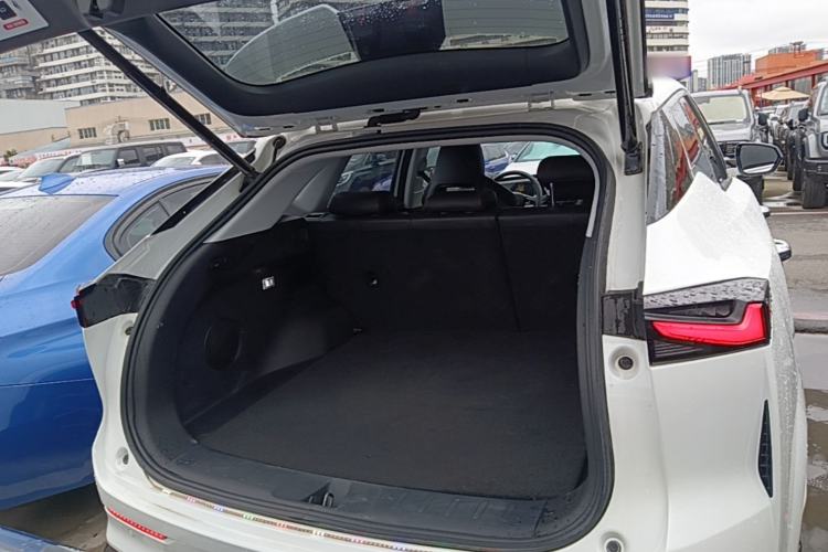 Used CHANGAN OSHAN Z6 2023 Blue Whale 1.5T DCT Smart Edition Trunk