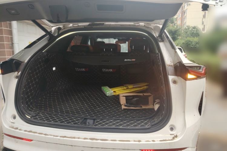Used CHANGAN OSHAN Z6 2023 Blue Whale 1.5T DCT Smart Luxury Model Trunk