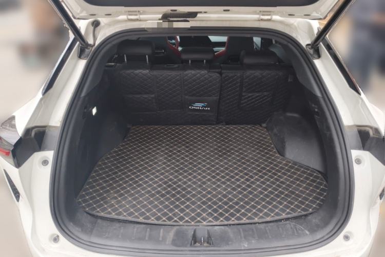 Used CHANGAN OSHAN Z6 2023 Blue Whale 2.0T Automatic Zhiyuan Model Trunk