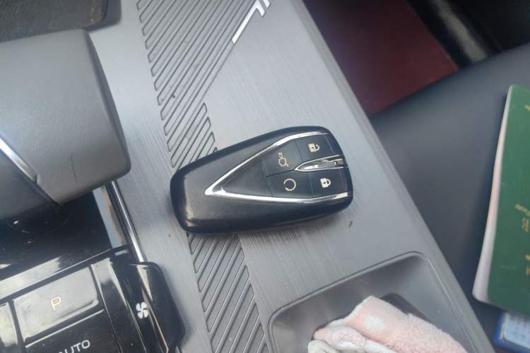 Used CHANGAN OSHAN Z6 2023 Blue Whale 1.5T DCT Luxury Model Vehicle Key