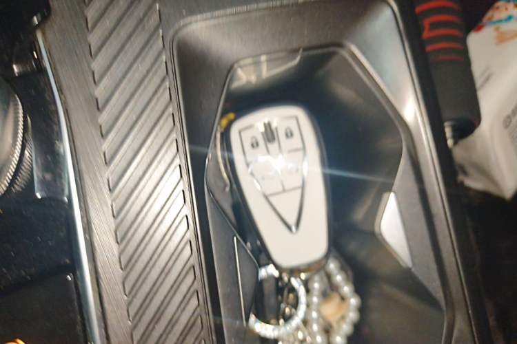 Used CHANGAN OSHAN Z6 2023 Blue Whale 1.5T DCT Smart Luxury Model Vehicle Key