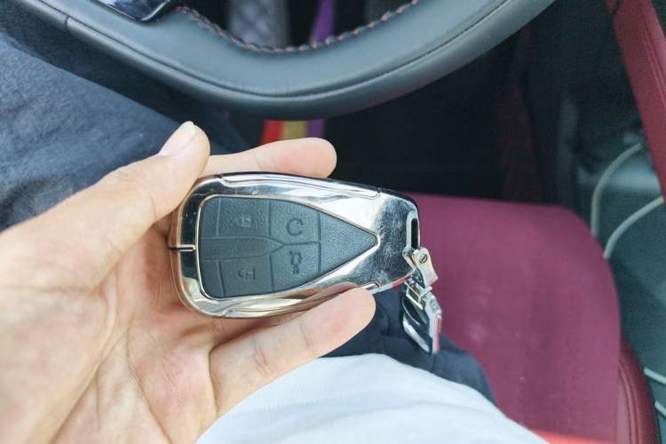 Used CHANGAN OSHAN Z6 2023 Blue Whale 1.5T DCT Smart Luxury Model Vehicle Key