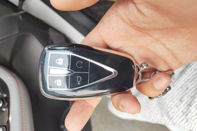 Used CHANGAN OSHAN Z6 2023 Blue Whale 1.5T DCT Smart-Led City Edition Vehicle Key