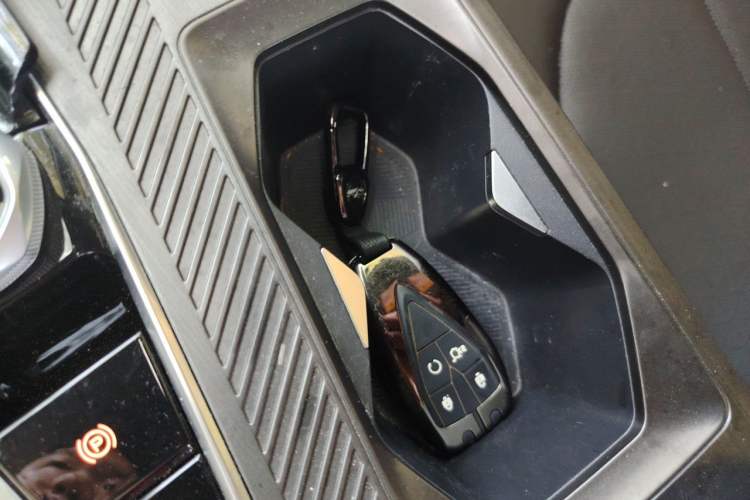Used CHANGAN OSHAN Z6 2023 Blue Whale 1.5T DCT Smart Luxury Model Vehicle Key