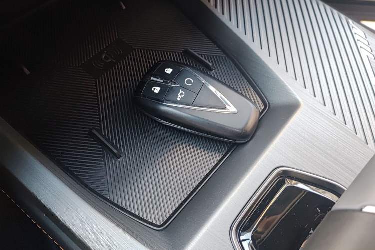 Used CHANGAN OSHAN Z6 2023 Blue Whale 1.5T DCT Smart Edition Vehicle Key