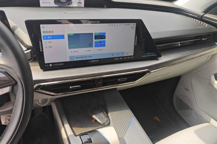 Used CHANGAN OSHAN Z6 New Energy 2022 Facelift Blue Whale iDD 150KM Flagship PLUS Smart Parking Edition Audio And AC Panel