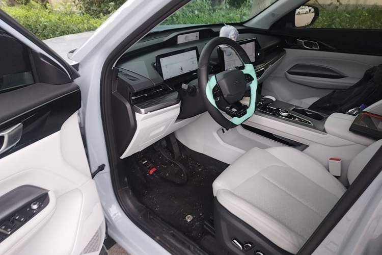 Used CHANGAN OSHAN Z6 New Energy 2022 Blue Whale iDD 150KM Flagship PLUS Driver Seat