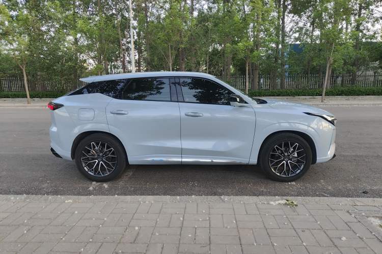 Used CHANGAN OSHAN Z6 New Energy 2022 Blue Whale iDD 150KM Flagship PLUS Exterior 3