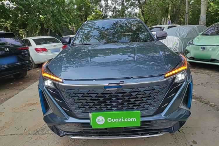 Used CHANGAN OSHAN Z6 New Energy 2022 Blue Whale iDD 150KM Flagship PLUS Smart Parking Edition Front