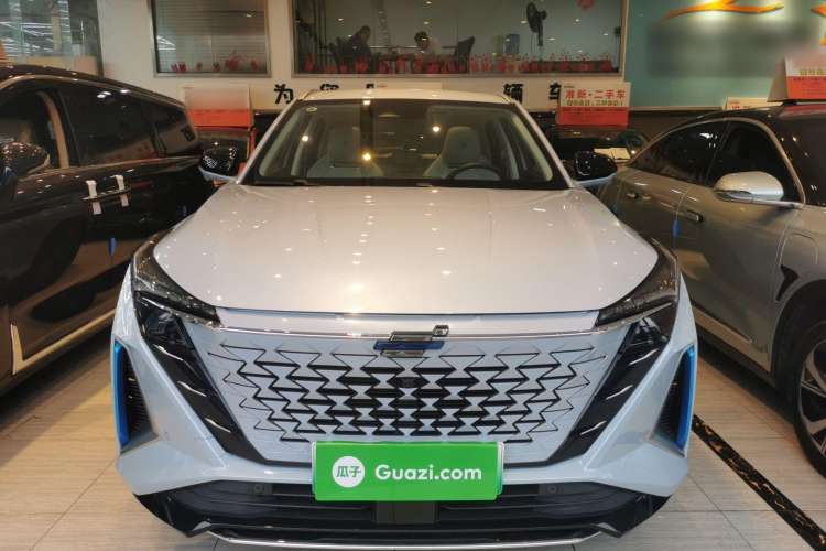 Used CHANGAN OSHAN Z6 New Energy 2022 Blue Whale iDD 150KM Flagship PLUS Smart Parking Edition Front