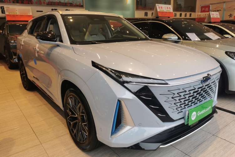 Used CHANGAN OSHAN Z6 New Energy 2022 Blue Whale iDD 150KM Flagship PLUS Smart Parking Edition Front Right 45 Deg