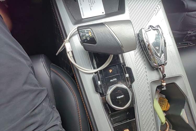 Used CHANGAN OSHAN Z6 New Energy 2022 Blue Whale iDD 150KM Flagship PLUS Smart Parking Edition Gear Lever