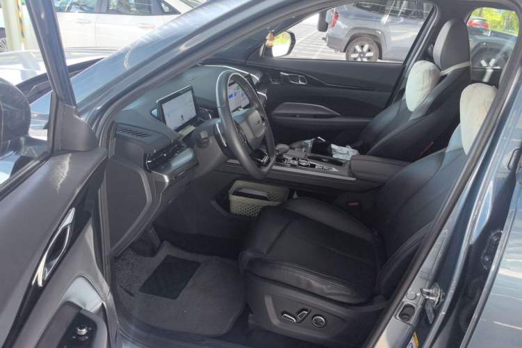 Used CHANGAN OSHAN Z6 New Energy 2022 Blue Whale iDD 150KM Flagship PLUS Smart Parking Edition Interior 3