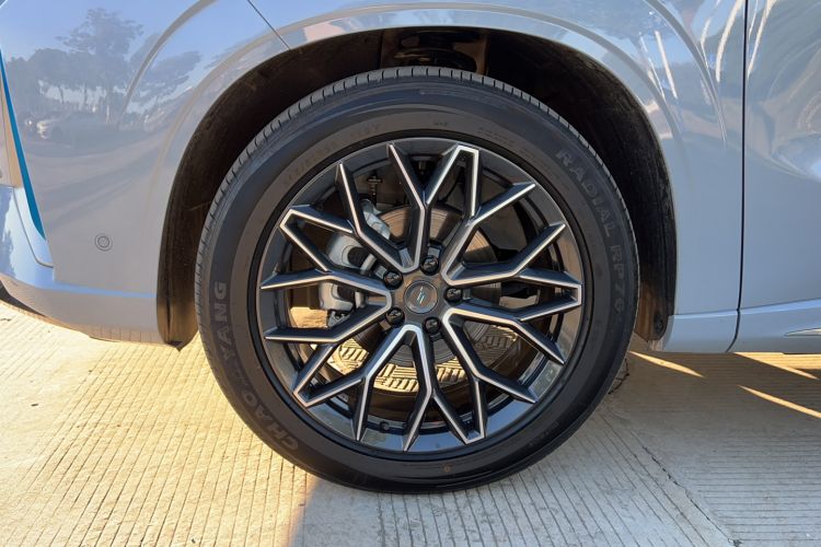 Used CHANGAN OSHAN Z6 New Energy 2022 Blue Whale iDD 150KM Flagship PLUS Smart Parking Edition Left Front Wheel Hub