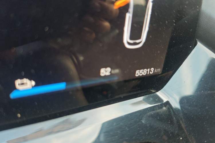 Used CHANGAN OSHAN Z6 New Energy 2022 Blue Whale iDD 150KM Flagship PLUS Smart Parking Edition Odometer Close Up