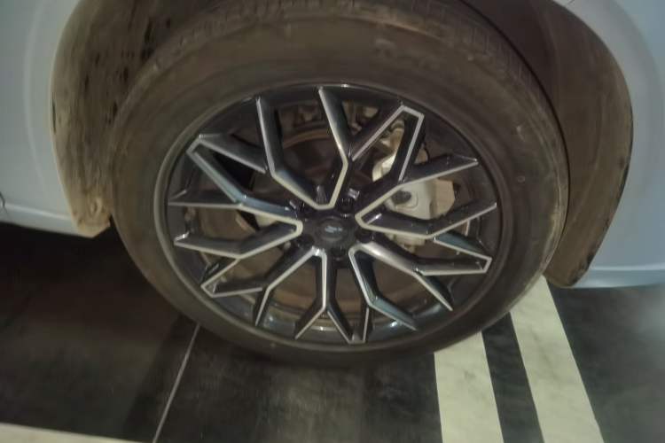 Used CHANGAN OSHAN Z6 New Energy 2022 Blue Whale iDD 150KM Flagship PLUS Right Front Wheel Hub