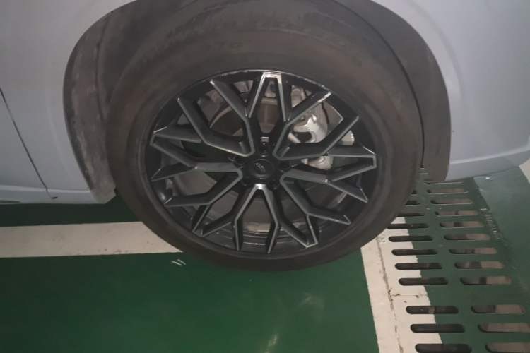 Used CHANGAN OSHAN Z6 New Energy 2022 Blue Whale iDD 150KM Flagship PLUS Right Front Wheel Hub