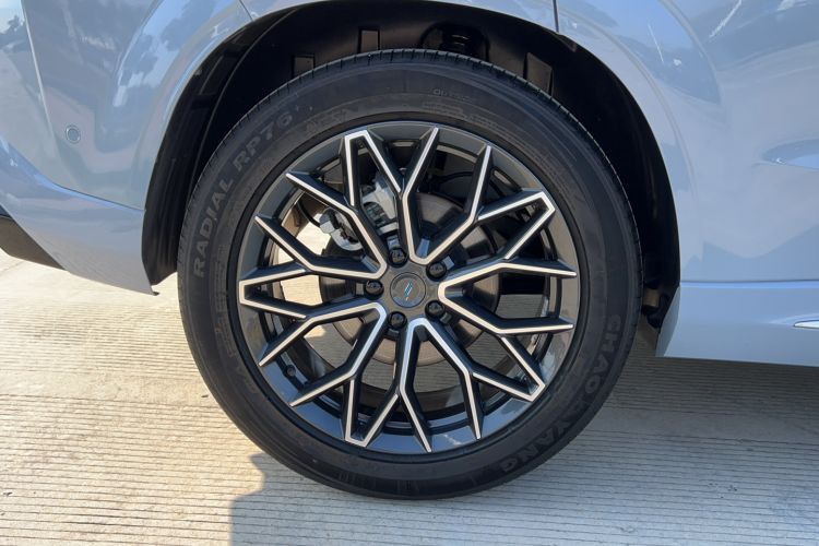Used CHANGAN OSHAN Z6 New Energy 2022 Blue Whale iDD 150KM Flagship PLUS Smart Parking Edition Right Rear Wheel Hub